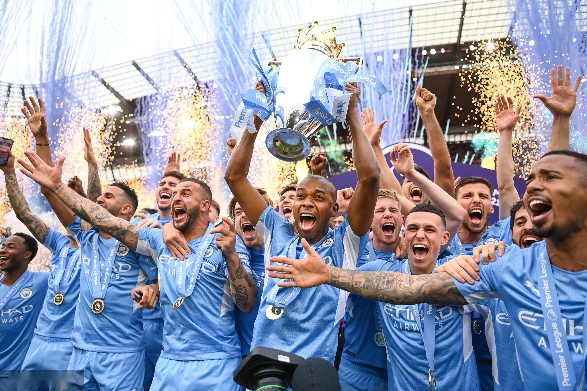 手来填补他 手来填补他